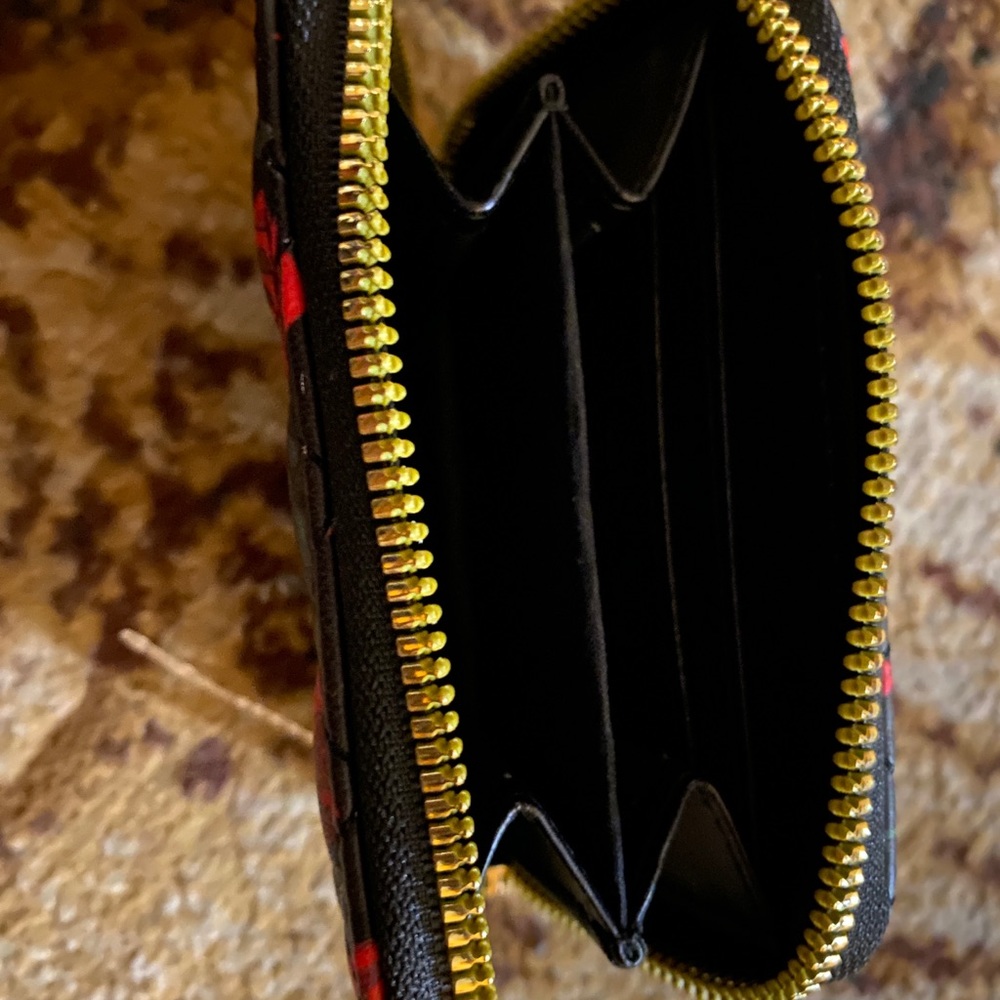 Rose Patterned Wallet - Picture 4 of 4